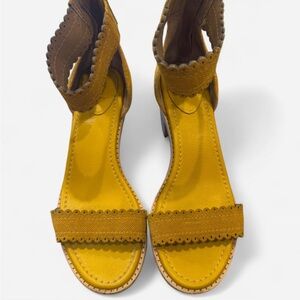 Women’s Frye Mustard Yellow Scalloped Ankle Strap Sandals